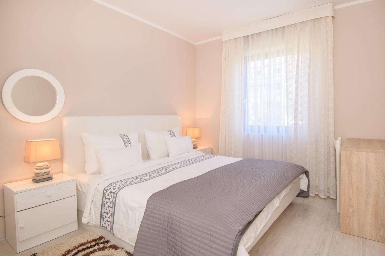 Apartments Dora โปเรช ภายนอก รูปภาพ