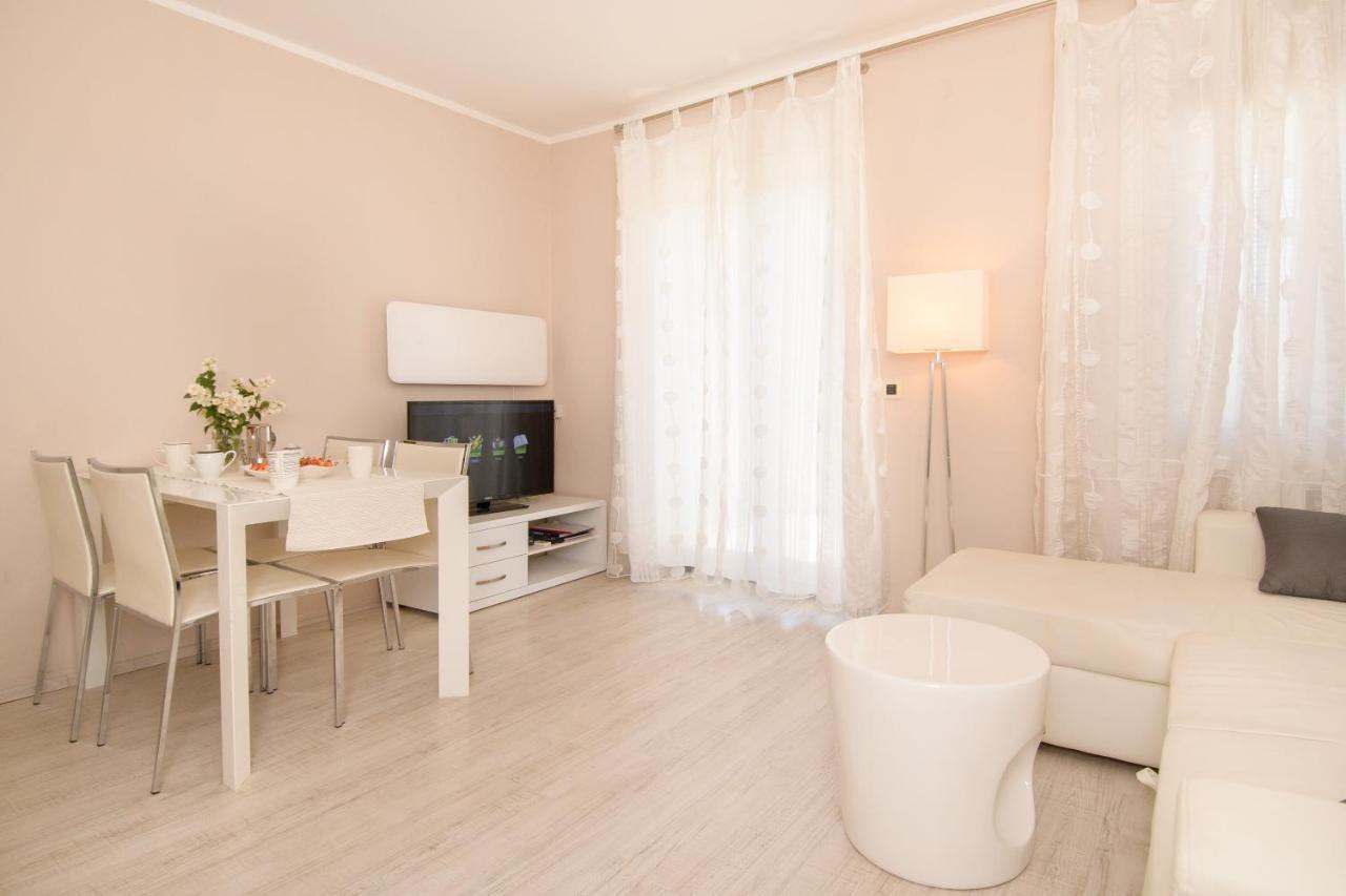 Apartments Dora โปเรช ภายนอก รูปภาพ