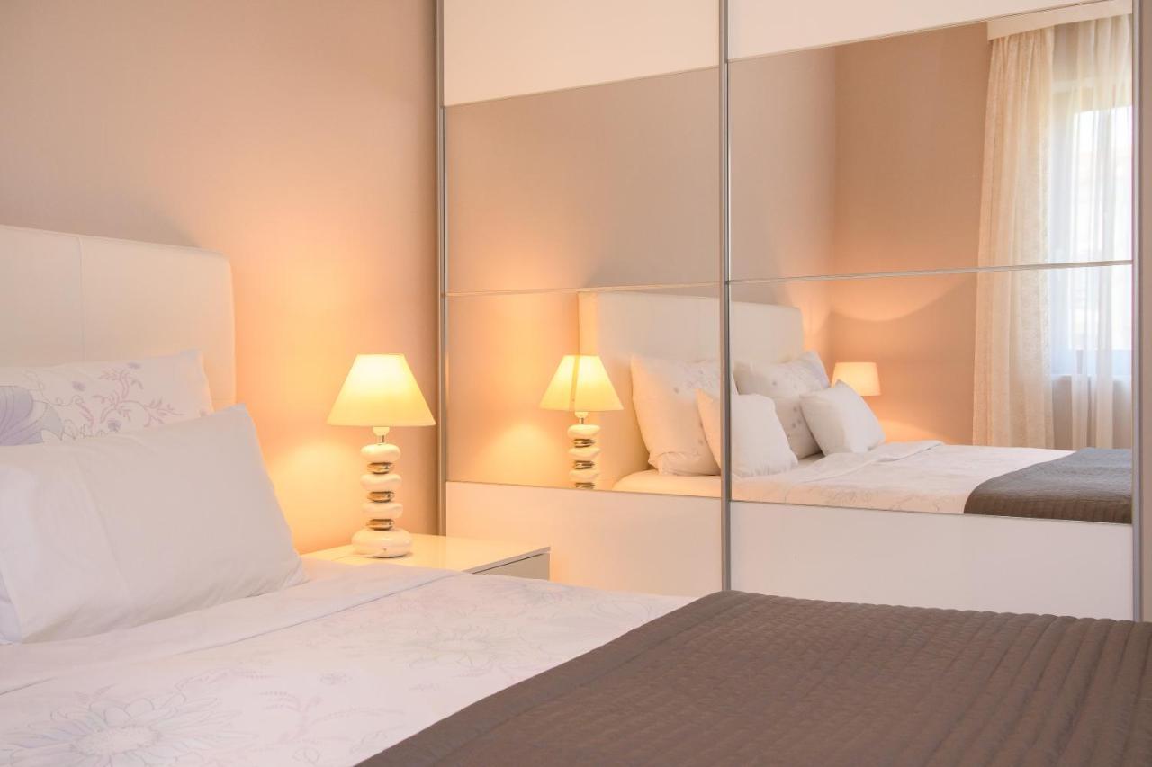 Apartments Dora โปเรช ภายนอก รูปภาพ